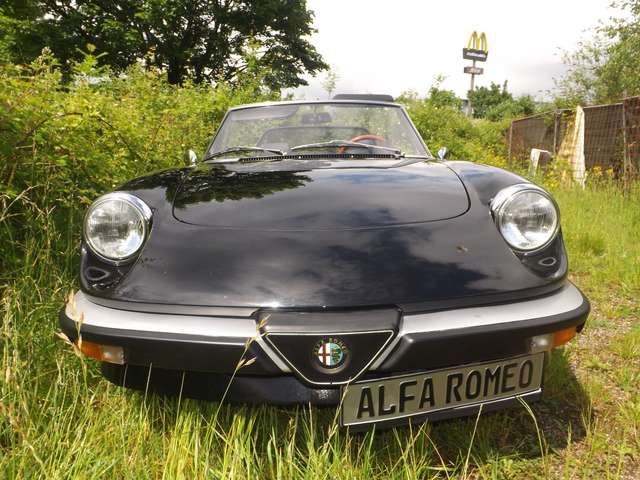 Alfa Romeo Spider 2.0- "Black is beautiful!"