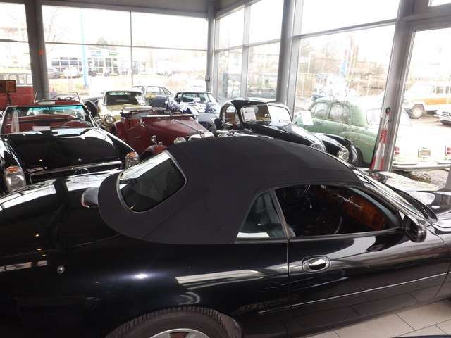 Jaguar XK8 - Cabriolet-der elegante schwarze Kater!