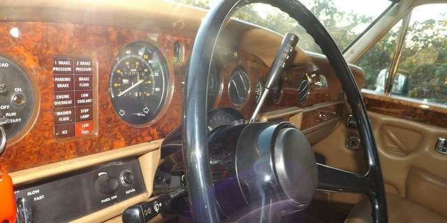 Rolls-Royce Wraith Silver Wraith II (darf's auch mal in rot sein?)