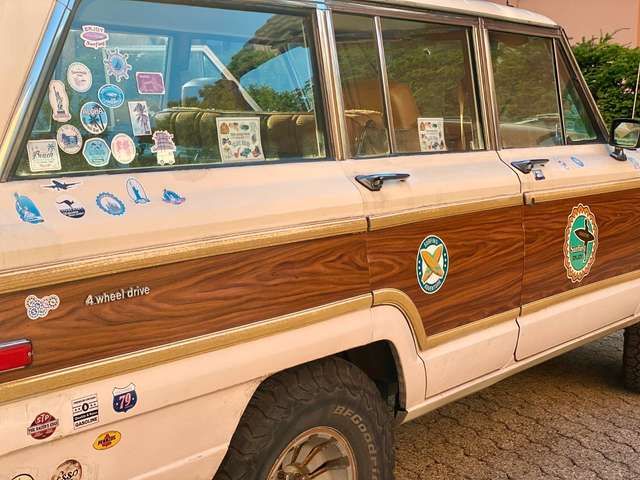 Jeep Wagoneer Cherokee - limited