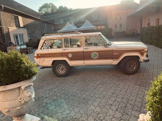 Jeep Wagoneer Cherokee - limited