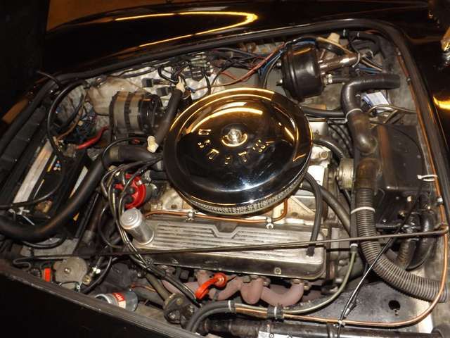 AC Sonstige BRA-Werksbau V8 mit historischer Rennwagen-Optik