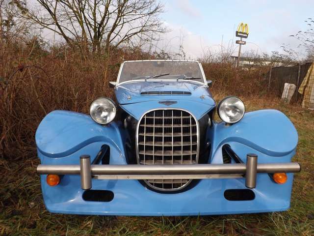Sonstige Sonstige Ein echter Panther in Bugatti-blau! Geil, oder?