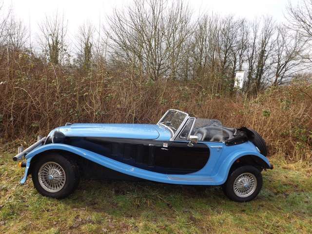 Sonstige Sonstige Ein echter Panther in Bugatti-blau! Geil, oder?