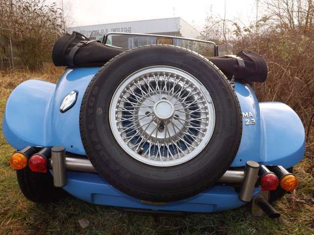 Sonstige Sonstige Ein echter Panther in Bugatti-blau! Geil, oder?