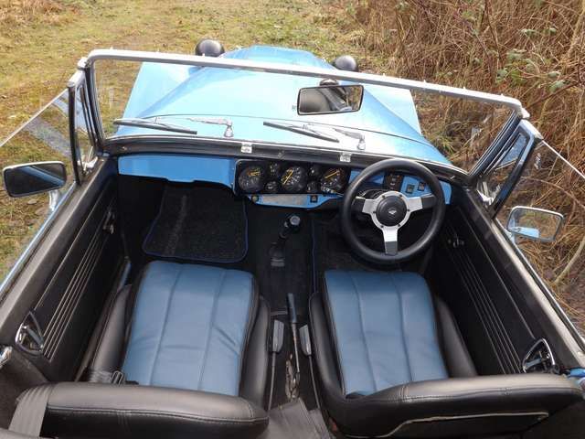 Sonstige Sonstige Ein echter Panther in Bugatti-blau! Geil, oder?