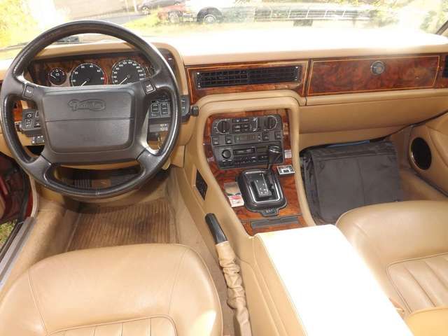 Jaguar XJ40 Daimler Six XJ40 "the best of all"