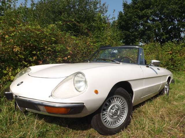 Alfa Romeo Spider 2000-nahezu perfekt & äußerst attraktiv!!