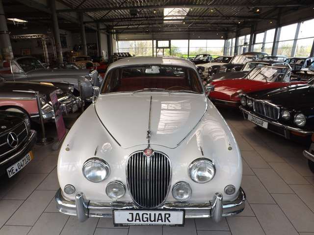 Jaguar MK II super von außen, innen und sogar von unten