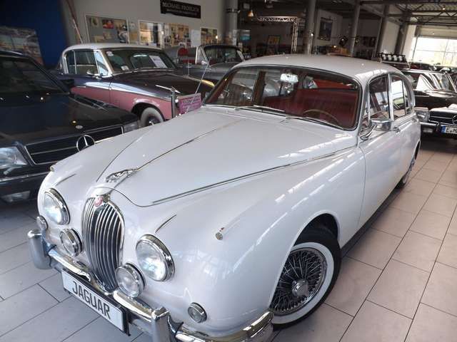 Jaguar MK II super von außen, innen und sogar von unten