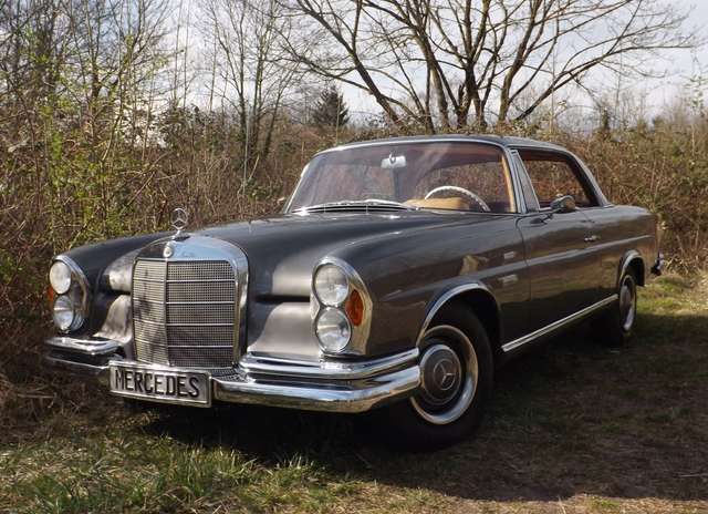 Mercedes-Benz 220 640w