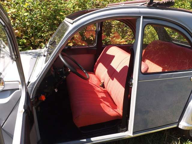 Citroen 2CV - Osterente - nicht zum Verzehr geeignet!