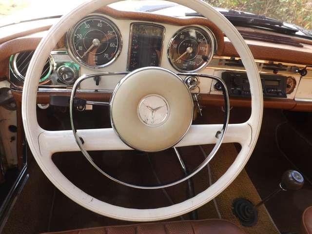 Mercedes-Benz 230 SL,der Klassiker!  Mit Schaltgetriebe!