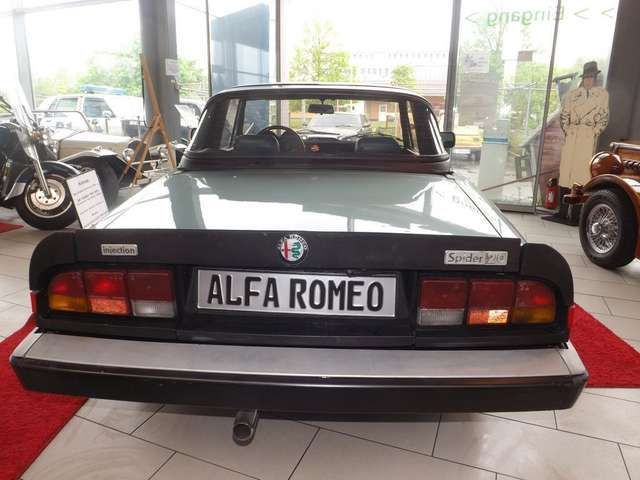 Alfa Romeo Spider Veloce 2000-Silberfisch für die Straße!