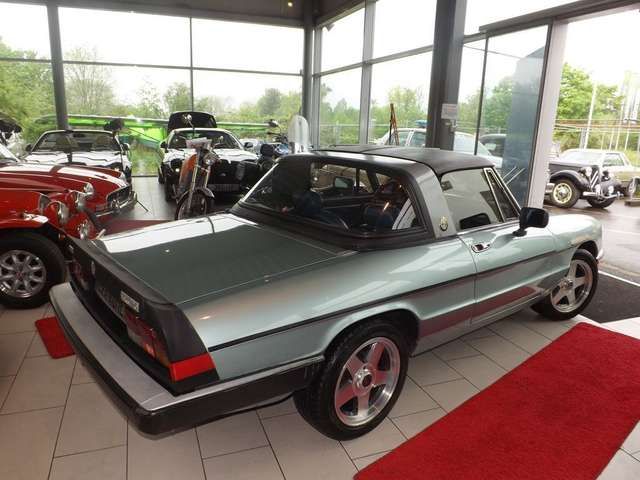 Alfa Romeo Spider Veloce 2000-Silberfisch für die Straße!