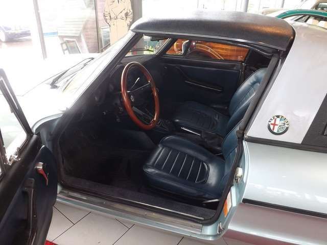 Alfa Romeo Spider Veloce 2000-Silberfisch für die Straße!