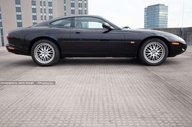 Jaguar XK8