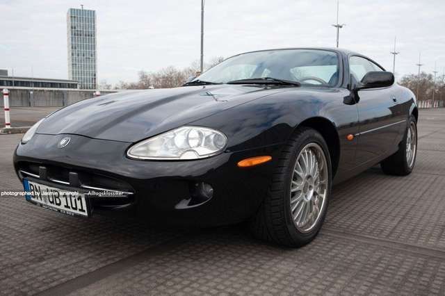 Jaguar XK8 Coupe 1. Hand