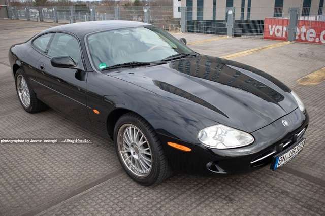 Jaguar XK8 Coupe 1. Hand