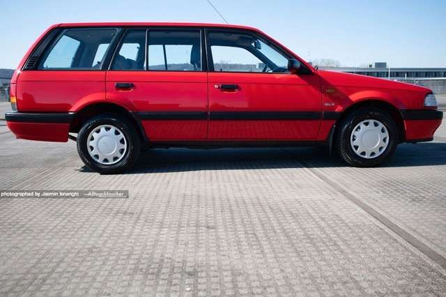 Mazda 323
