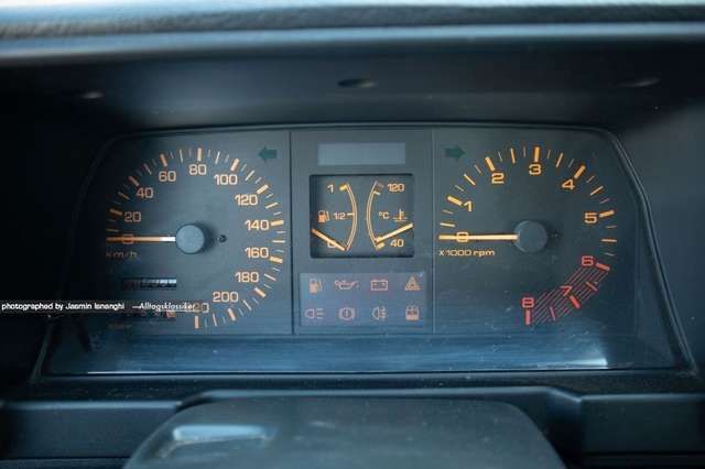 Mazda 323