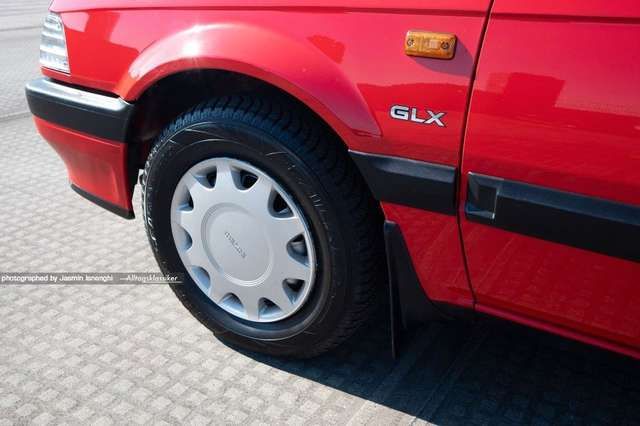 Mazda 323
