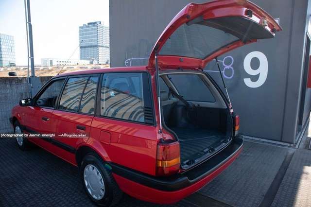 Mazda 323