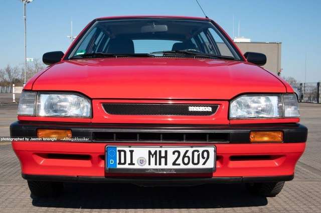 Mazda 323