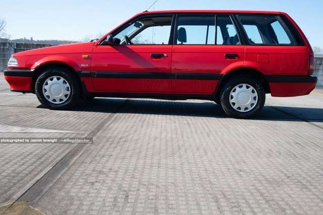 Mazda 323