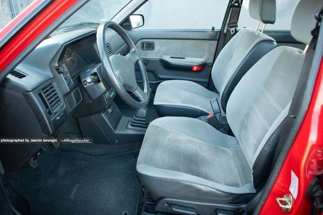 Mazda 323