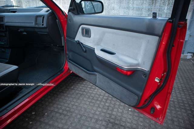Mazda 323