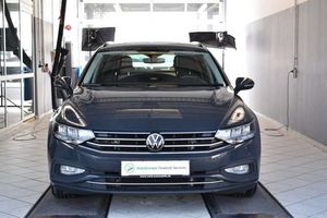 VW Passat Variant 2.0TDI Business DSG*AHK*LED*ACC