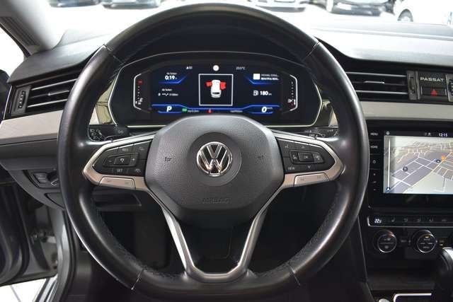 VW Passat Variant