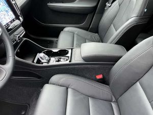 Volvo XC40 Ultra Dark 2WD B4 EU6d Leder digitales Cockpit Mem