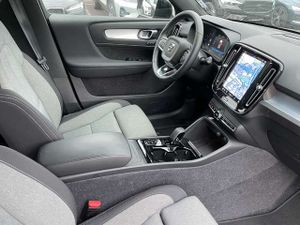 Volvo XC40 Plus Dark 2WD B4 EU6d Navi digitales Cockpit Memor