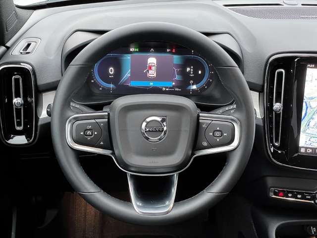 Volvo XC40 Plus Dark 2WD B3 EU6d Navi digitales Cockpit Memor