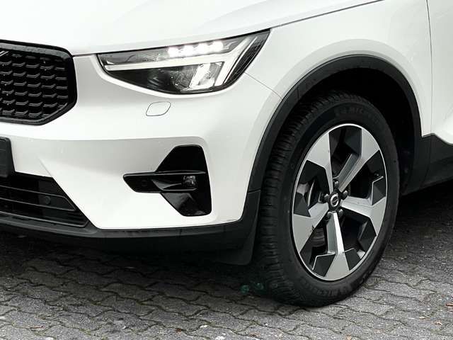 Volvo XC40 Plus Dark 2WD B3 EU6d Navi digitales Cockpit Memor