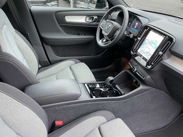 Volvo XC40 Plus Dark 2WD B3 EU6d Navi digitales Cockpit Memor