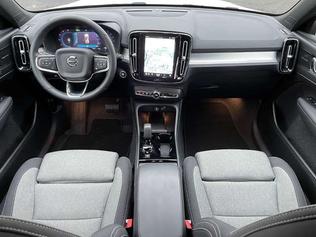 Volvo XC40 Plus Dark 2WD B3 EU6d Navi digitales Cockpit Memor