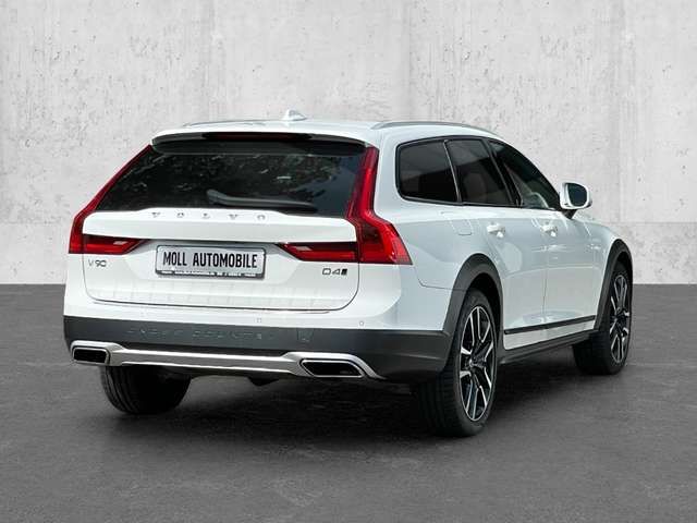 Volvo V90 Cross Country