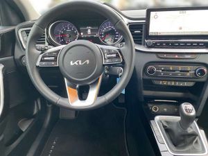 Kia XCeed 1.5 T-GDI Vision Navi ACC FLA SpurH LM