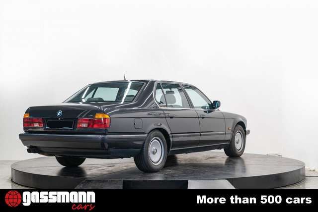 BMW 750 IL Limousine Lang - E32