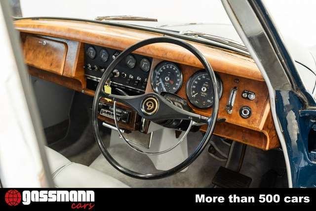 Jaguar Daimler 250 V8 Limousine - RHD