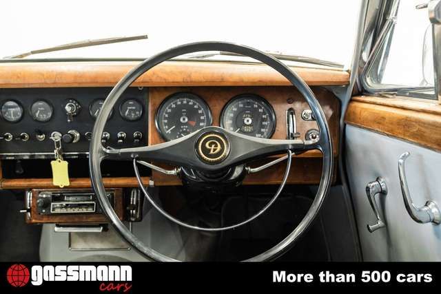 Jaguar Daimler 250 V8 Limousine - RHD