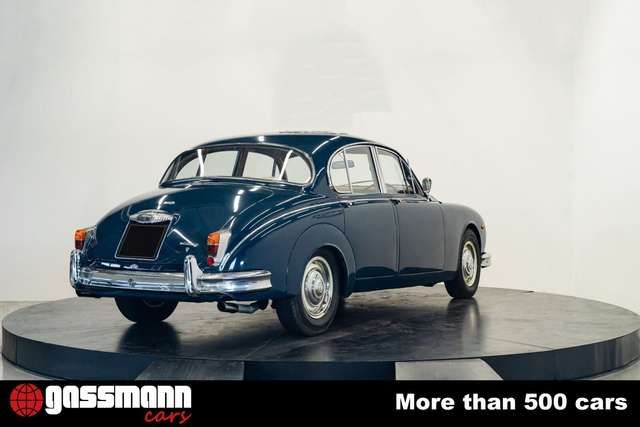 Jaguar Daimler 250 V8 Limousine - RHD