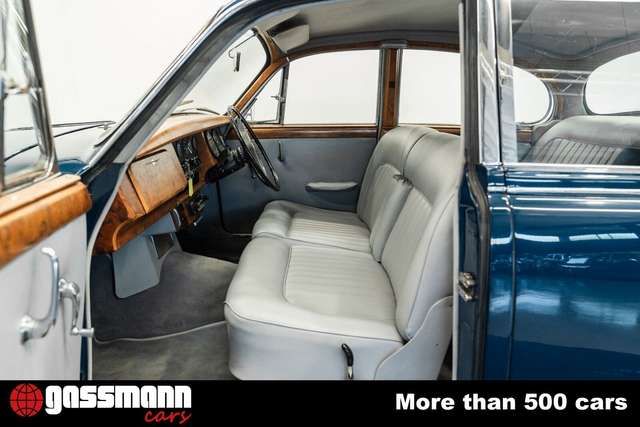 Jaguar Daimler 250 V8 Limousine - RHD