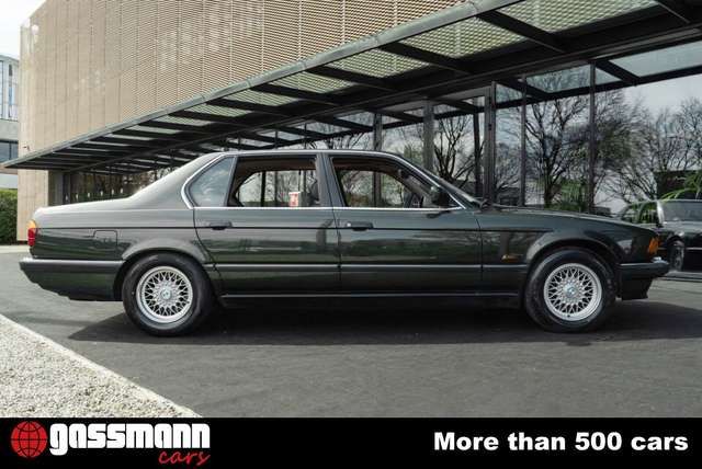 BMW 750 IL Limousine Lang - E32