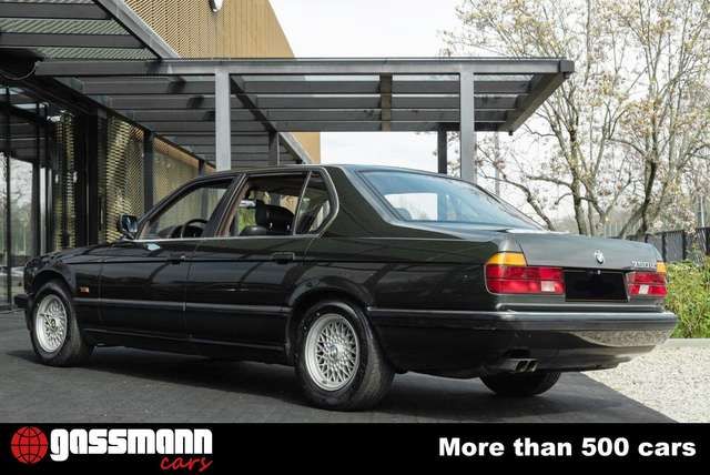 BMW 750 IL Limousine Lang - E32