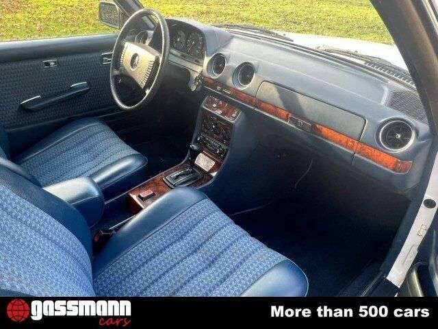 Mercedes-Benz 280 Coupe mit Schiebedach  - C123