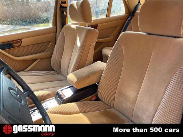 Mercedes-Benz 420 SEL Limousine - W126